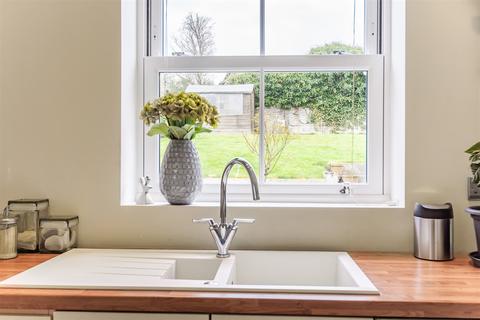 9 Critchmere Lane, Haslemere, GU27 1PR