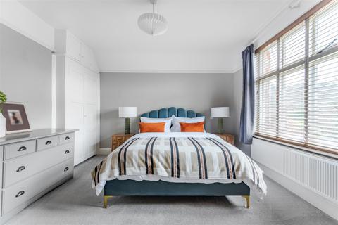 9 Critchmere Lane, Haslemere, GU27 1PR