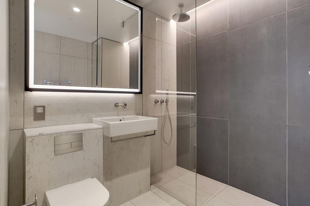 12 Bathroom 5