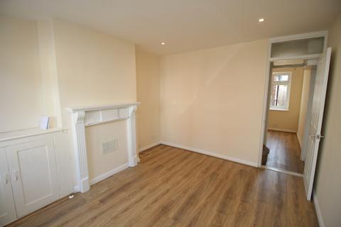 2 bedroom terraced house to rent, Albert Street, CO1