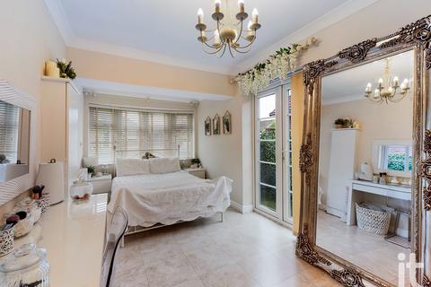 30 Ashbourne Drive, High Lane, Stockport, SK6 8DB