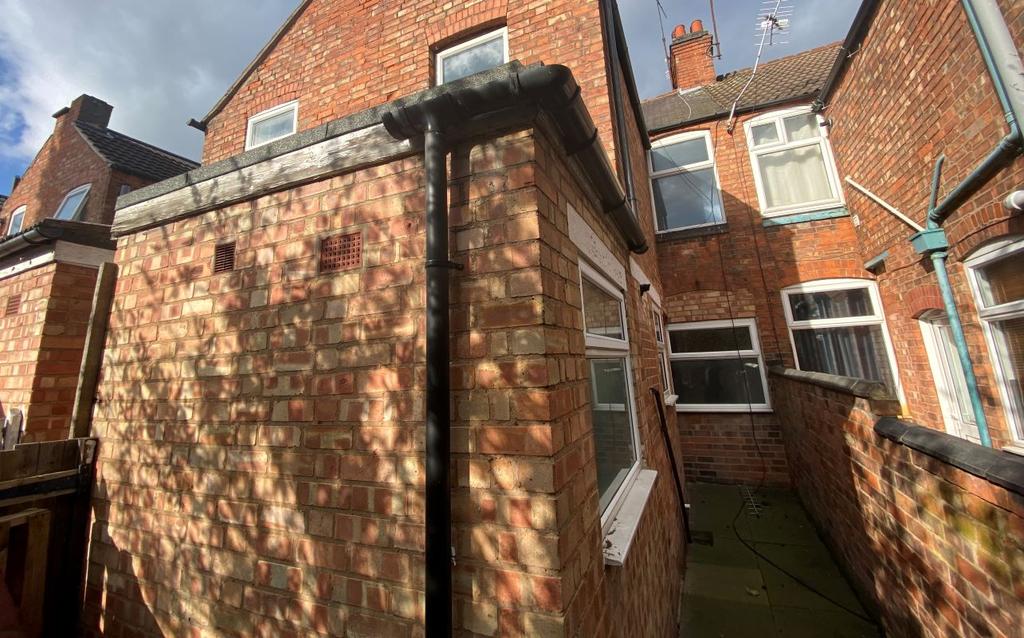 95 Eastleigh Road, Leicester, LE3 0DD 3 bed villa £125,000