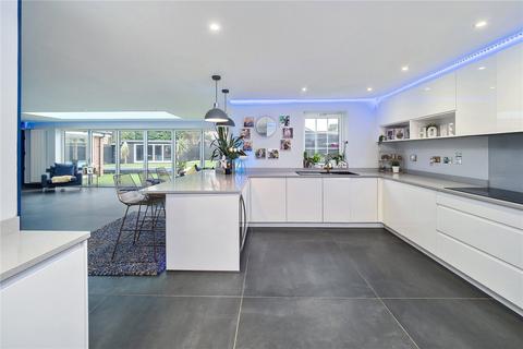 25 Adlington Road, Wilmslow, SK9 2BJ