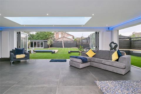 25 Adlington Road, Wilmslow, SK9 2BJ