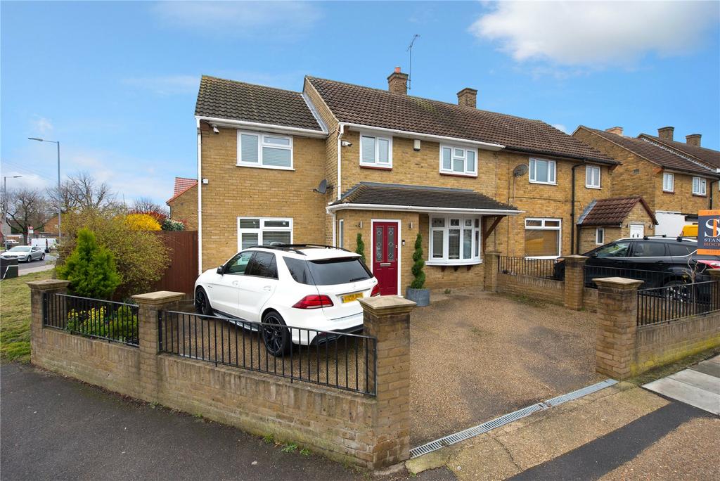 Edenhall Road, Romford, RM3 5 bed semidetached house for sale £575,000