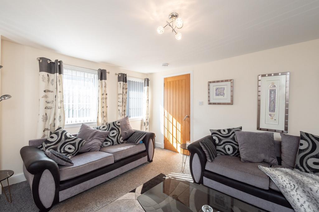 87 Airlie Street, Alyth, Perth and... 4 bed end of terrace house £159,995