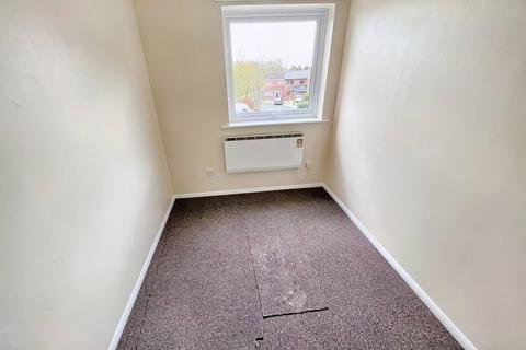 2 bedroom flat for sale - Huxley Close, Northolt UB5