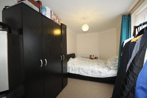 2 bedroom apartment to rent, Gilbert Court, Fairview Road, Sittingbourne