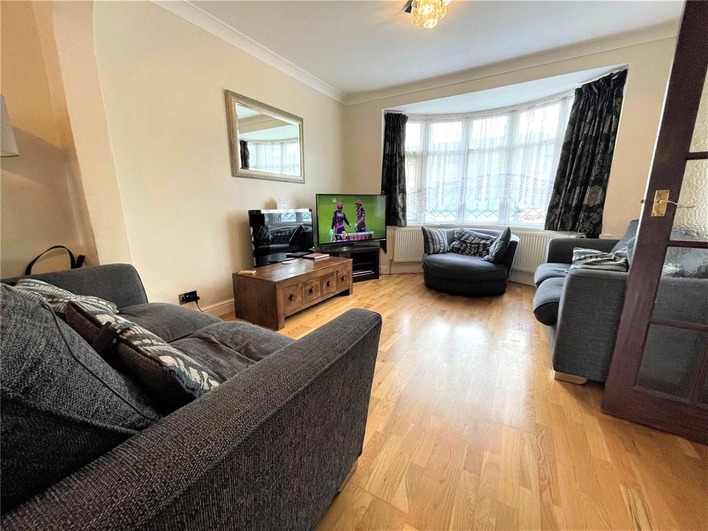 Bourne Avenue, Hayes, Greater London... 3 bed terraced house £1,850