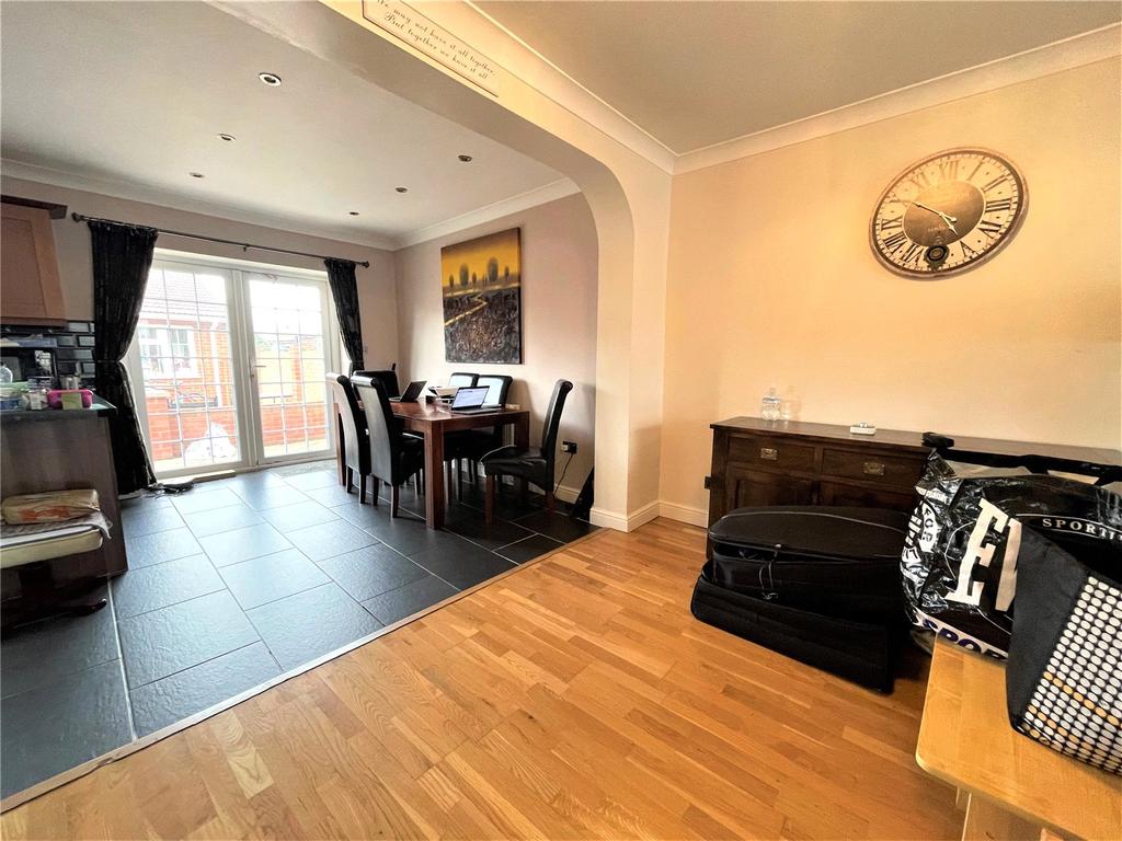 Bourne Avenue, Hayes, Greater London... 3 bed terraced house £1,850