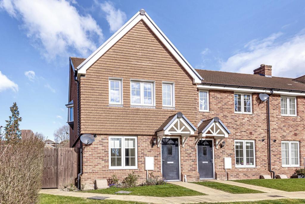 Montague Mews, Farnham, GU9 3 bed end of terrace house £550,000