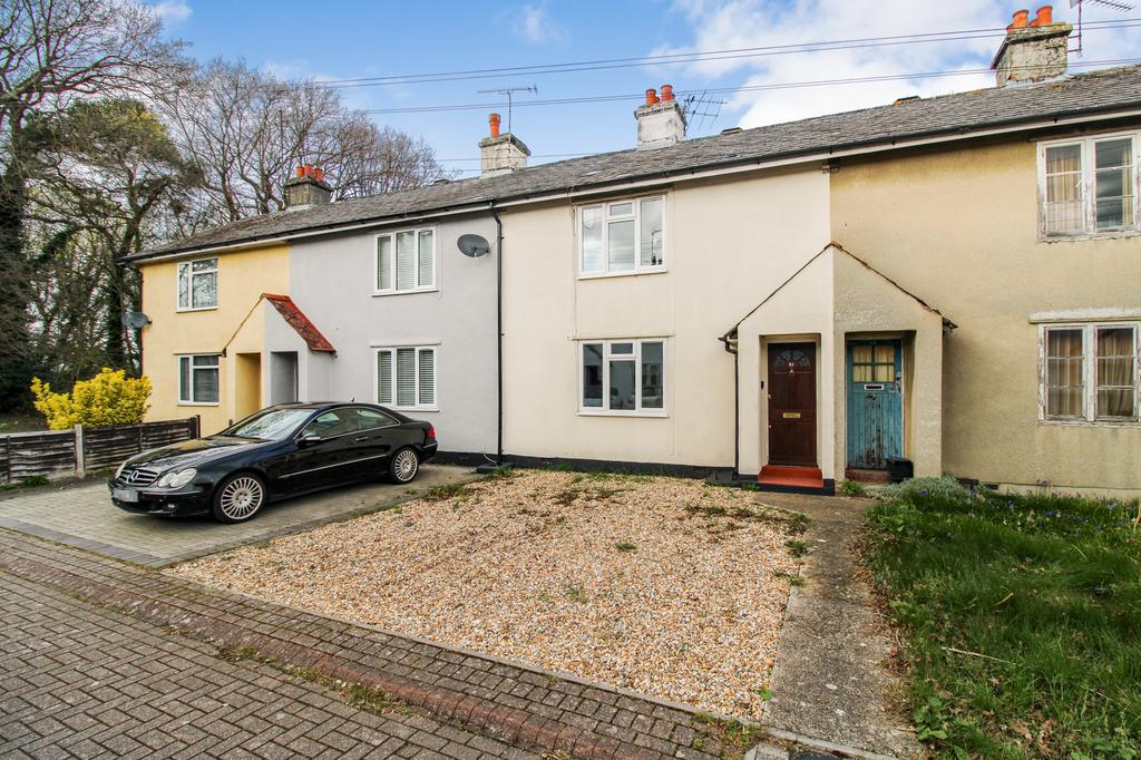 Pinehurst Cottages, Farnborough, GU14 2 bed terraced house £325,000