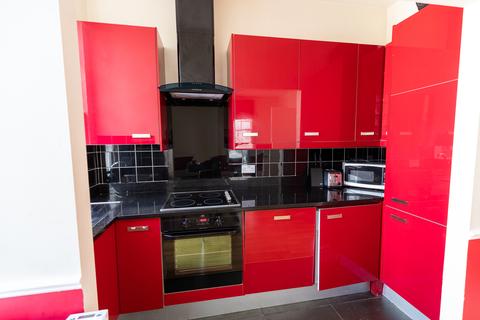 Flat 2, 27 Minories, London, EC3N 1DE
