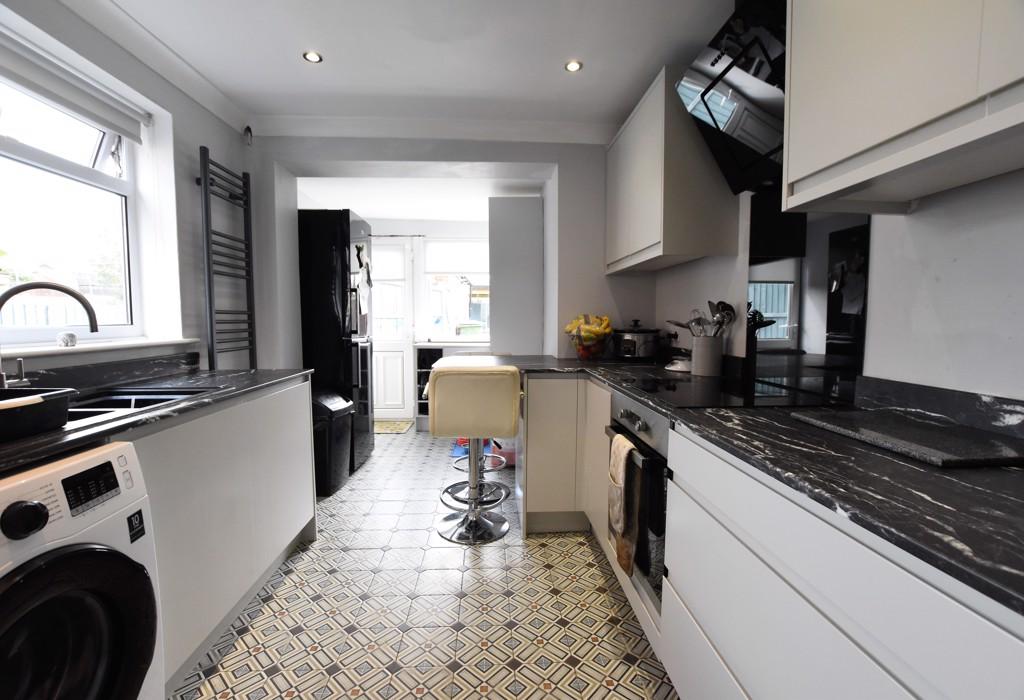 Fairfield Road, Scunthorpe 3 bed semidetached house £675 pcm (£156 pw)