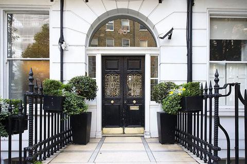 Flat 1, 40 Devonshire Place, London, W1G 6JX