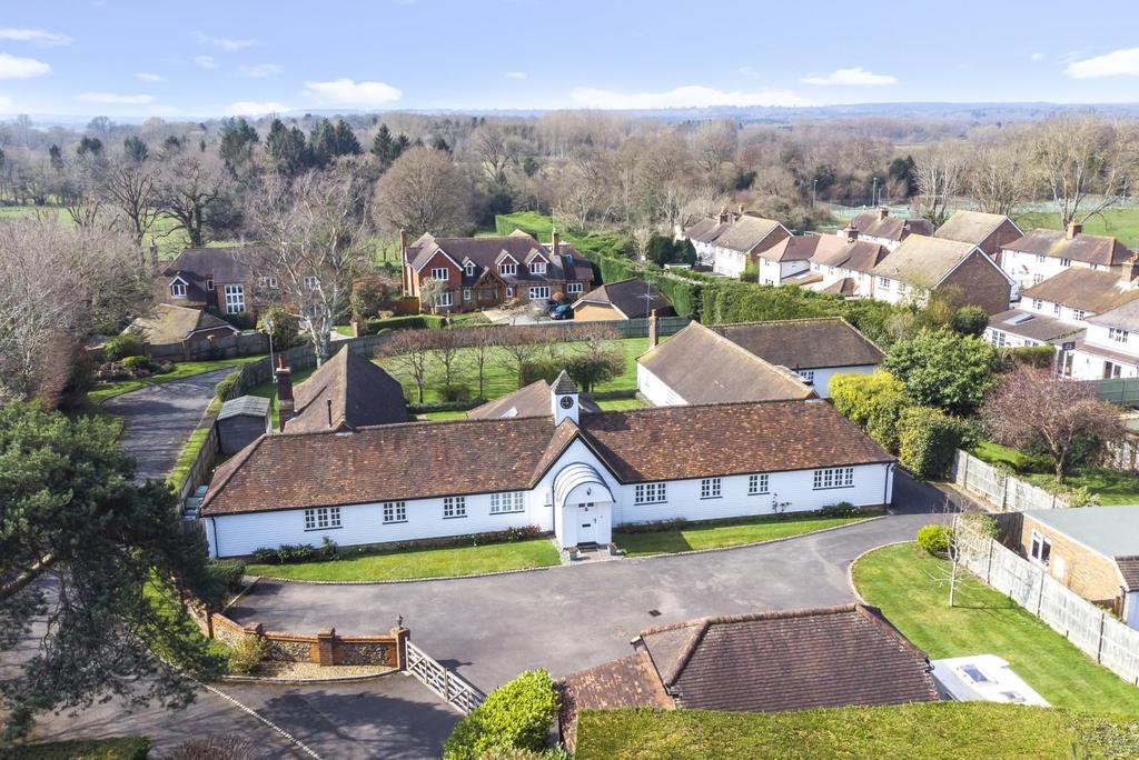 Perry Hill, Worplesdon, Guildford, GU3 6 bed detached house £1,950,000