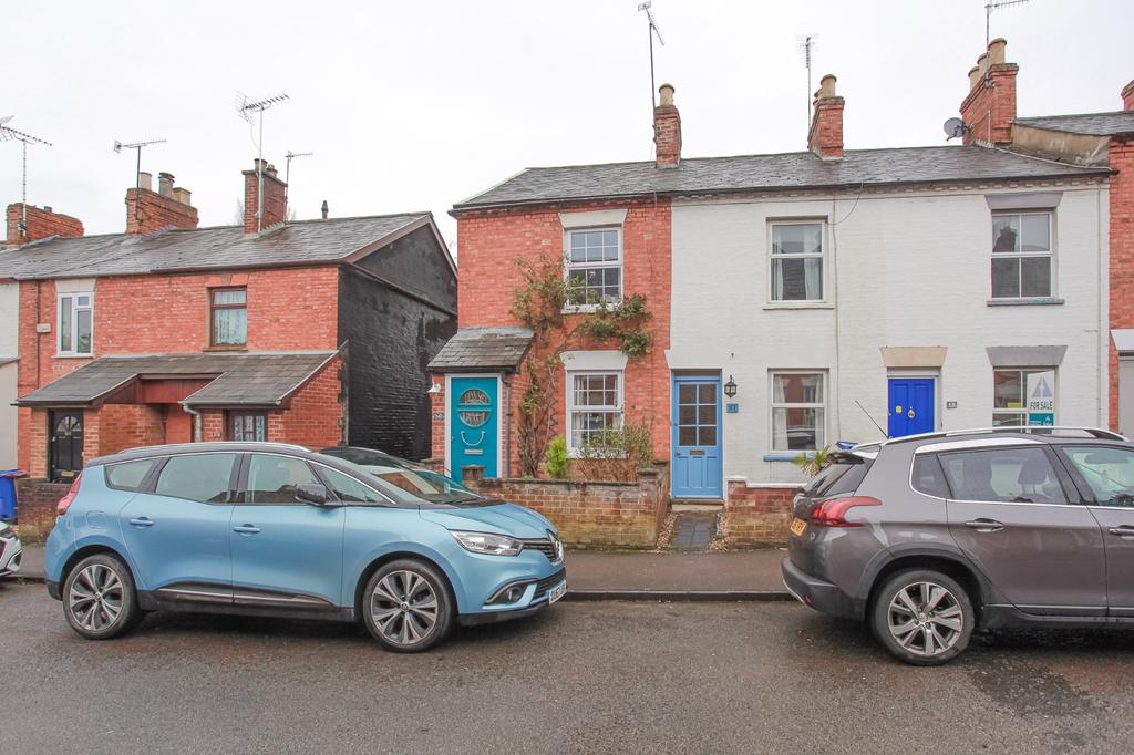 Queens Road,Banbury,OX16 0ED 2 bed terraced house £270,000