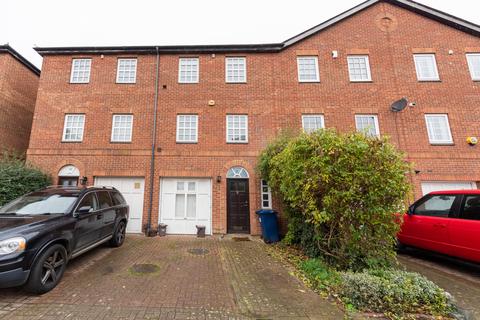 61 Hamlet Square, London, NW2 1SR