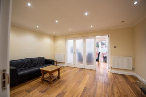 61 Hamlet Square, London, NW2 1SR
