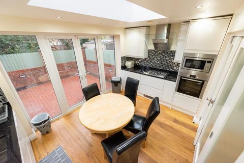 61 Hamlet Square, London, NW2 1SR