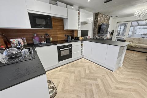 2 bedroom terraced house for sale, Ferndown
