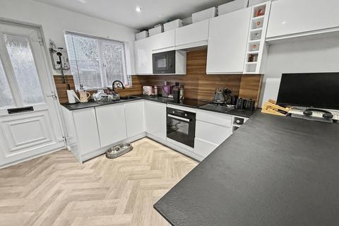 2 bedroom terraced house for sale, Ferndown