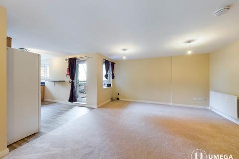 3 bedroom flat to rent, Hawkhill Close, Lochend, Edinburgh, EH7