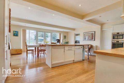 216 Abbots Road, Abbots Langley, WD5 0BP
