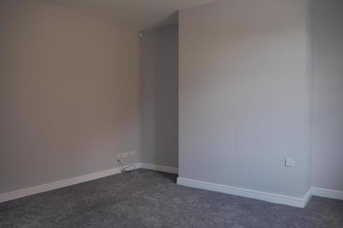 2 bedroom terraced house to rent, Colbeck Row, Birstall, Batley, WF17