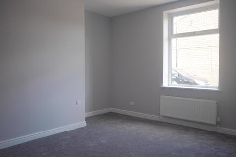 2 bedroom terraced house to rent, Colbeck Row, Birstall, Batley, WF17