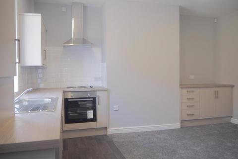 2 bedroom terraced house to rent, Colbeck Row, Birstall, Batley, WF17