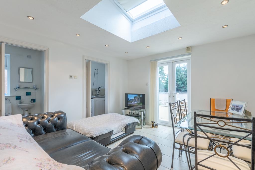 Woodview, 10-12 Wotton Road (2)