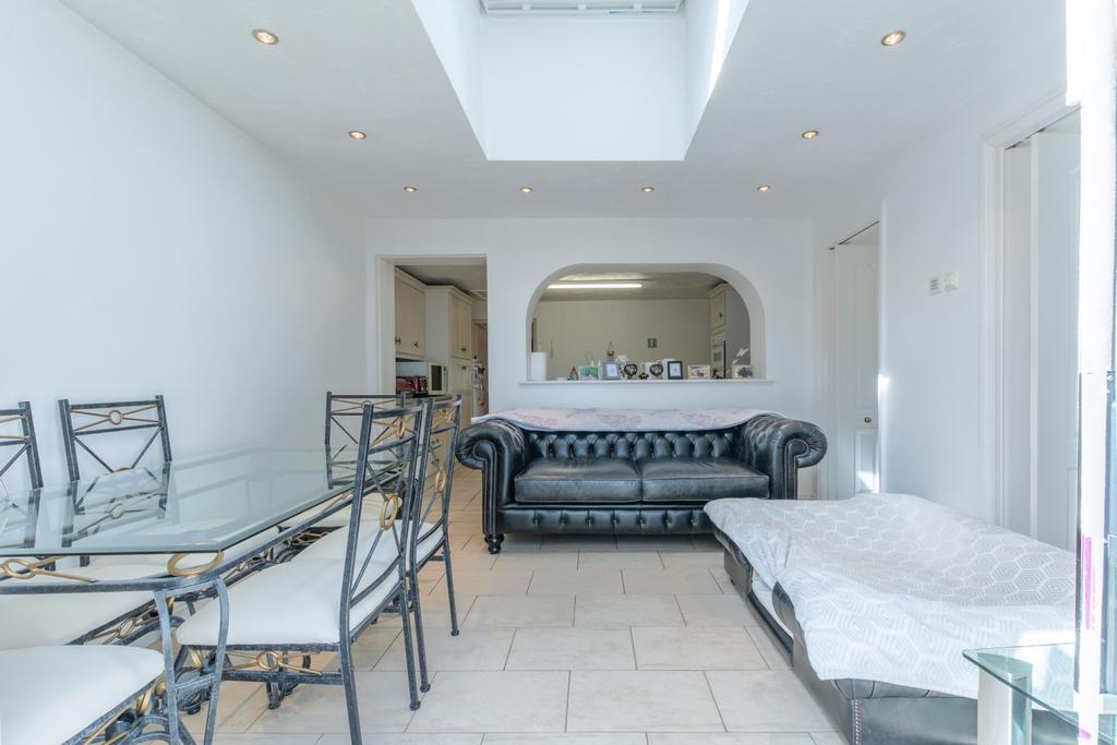 Woodview, 10-12 Wotton Road (5)