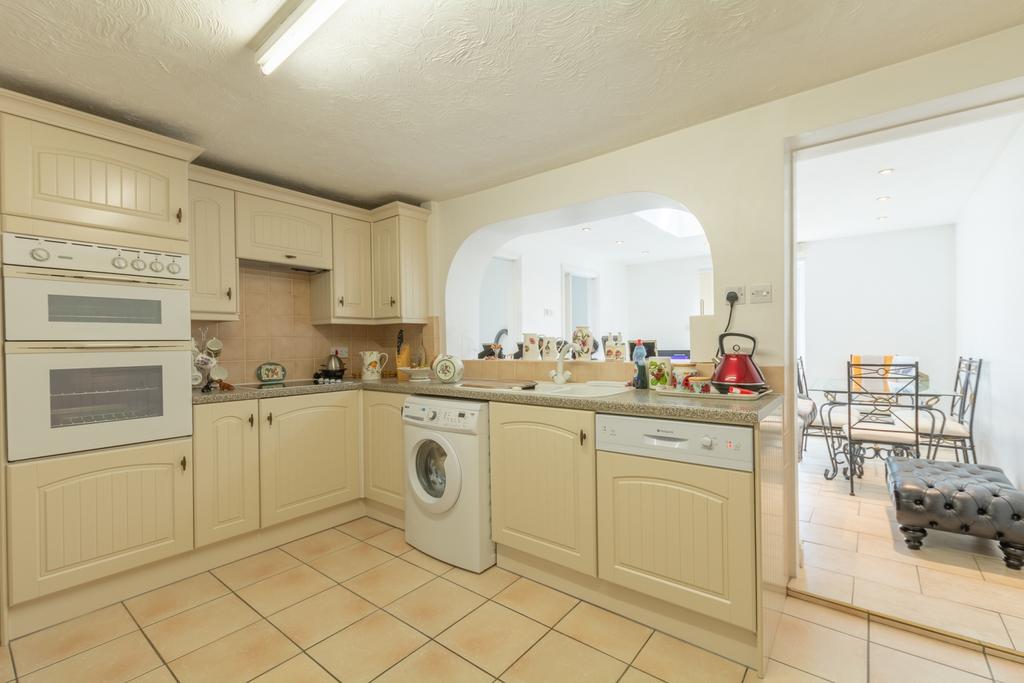 Woodview, 10-12 Wotton Road (8)
