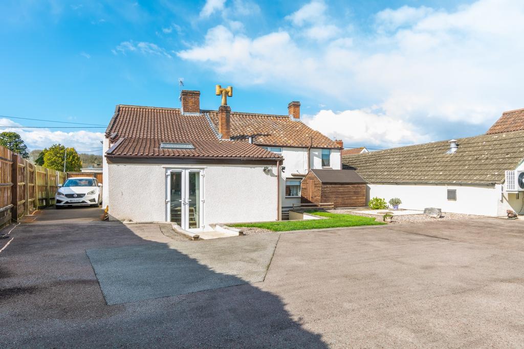 Woodview, 10-12 Wotton Road (21)