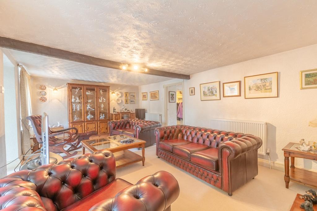 Woodview, 10-12 Wotton Road (10)
