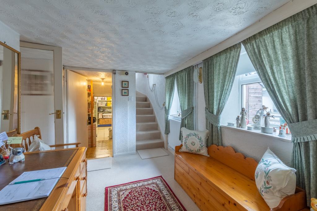 Woodview, 10-12 Wotton Road (14)