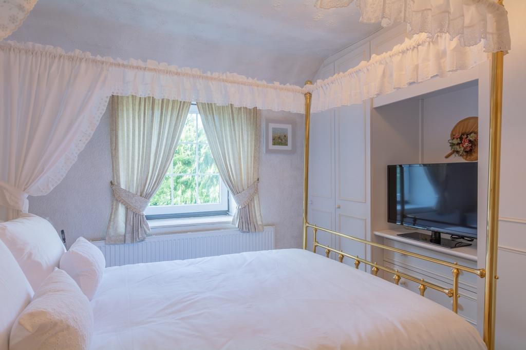 Woodview, 10-12 Wotton Road (17)