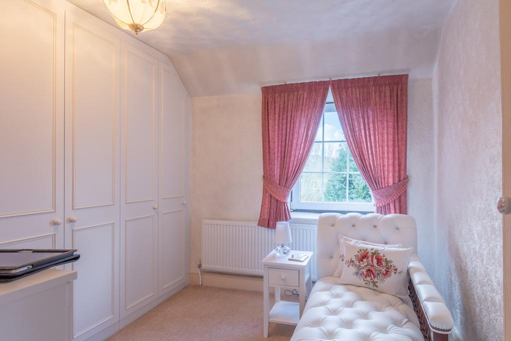Woodview, 10-12 Wotton Road (16)