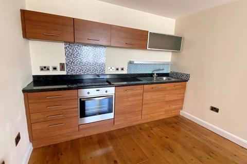 1 bedroom flat to rent - 25-27 Briggate, Shipley, West Yorkshire, BD17 7BP