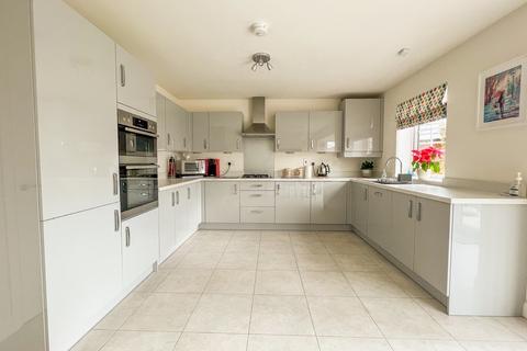 10 Regatta Road, Burnham-on-crouch, CM0 8FZ