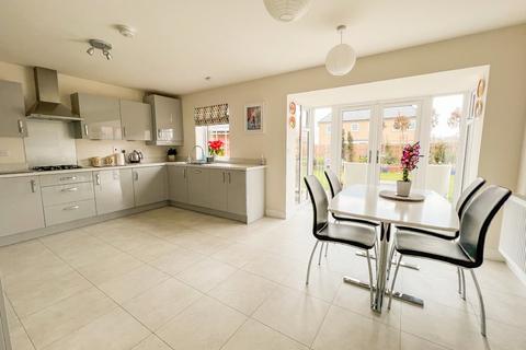 10 Regatta Road, Burnham-on-crouch, CM0 8FZ