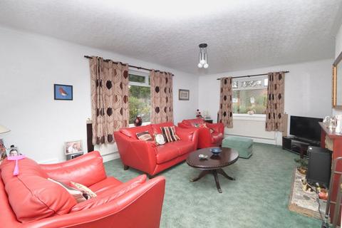 5 Lee Close, Irlam, Manchester, M44 6WR
