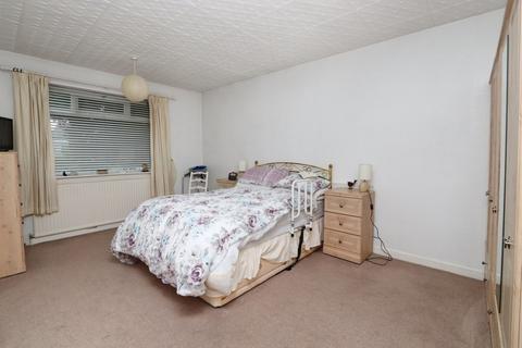 5 Lee Close, Irlam, Manchester, M44 6WR