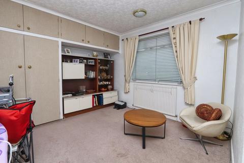 5 Lee Close, Irlam, Manchester, M44 6WR