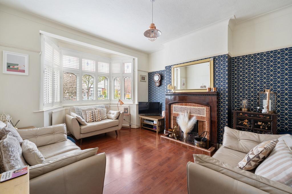 Cranbourne Avenue, Wanstead 4 bed terraced house £865,000