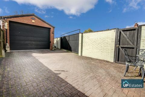 95 Honiton Road, Coventry, CV2 3EF