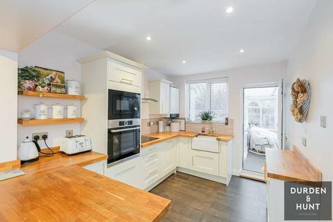 9 Ramsden Drive, Collier Row, Romford, RM5 2NJ