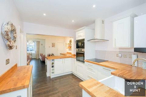 9 Ramsden Drive, Collier Row, Romford, RM5 2NJ