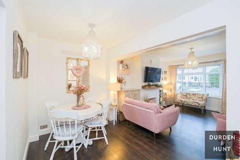 9 Ramsden Drive, Collier Row, Romford, RM5 2NJ